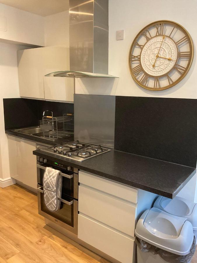 2 Bed Home From Home Apartment 41 London Exterior photo